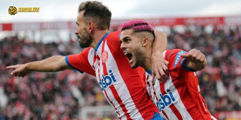 Đội chủ nhà Girona quyết tâm khoan phá hàng thủ bê tông của đối phương để giành 3 điểm